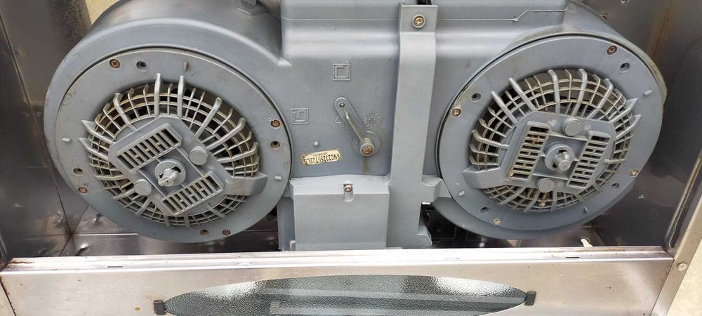 Vând hota inox cu doua motoare