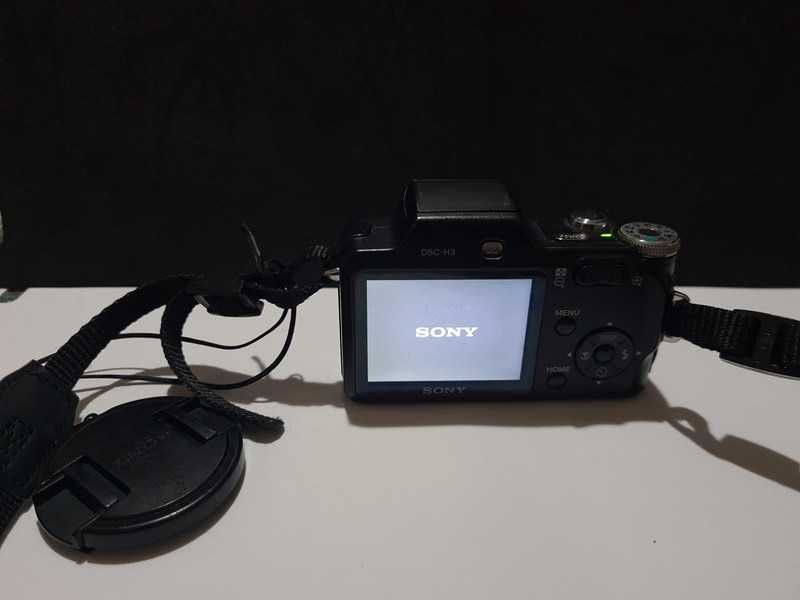 Sony Cyber-Shot DSC-H3 – Zoom 10×, stare bună + accesorii