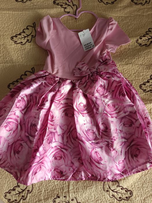 Rochițe h&m 110/116, prețul e pe bucata