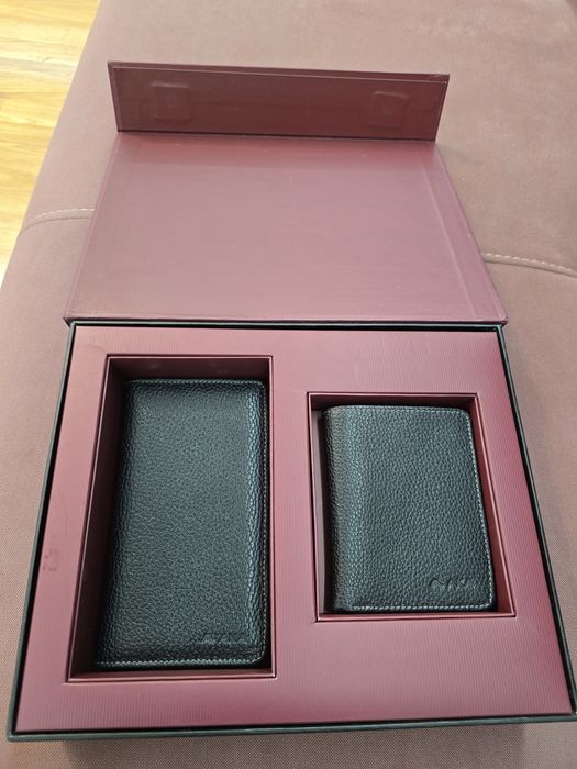 Продам новый стильный набор AKADERI — из натуральной кожи.