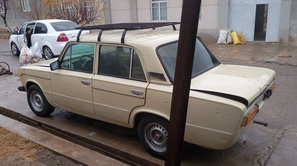 Jiguli 2106 yili 1985  Gazi bor