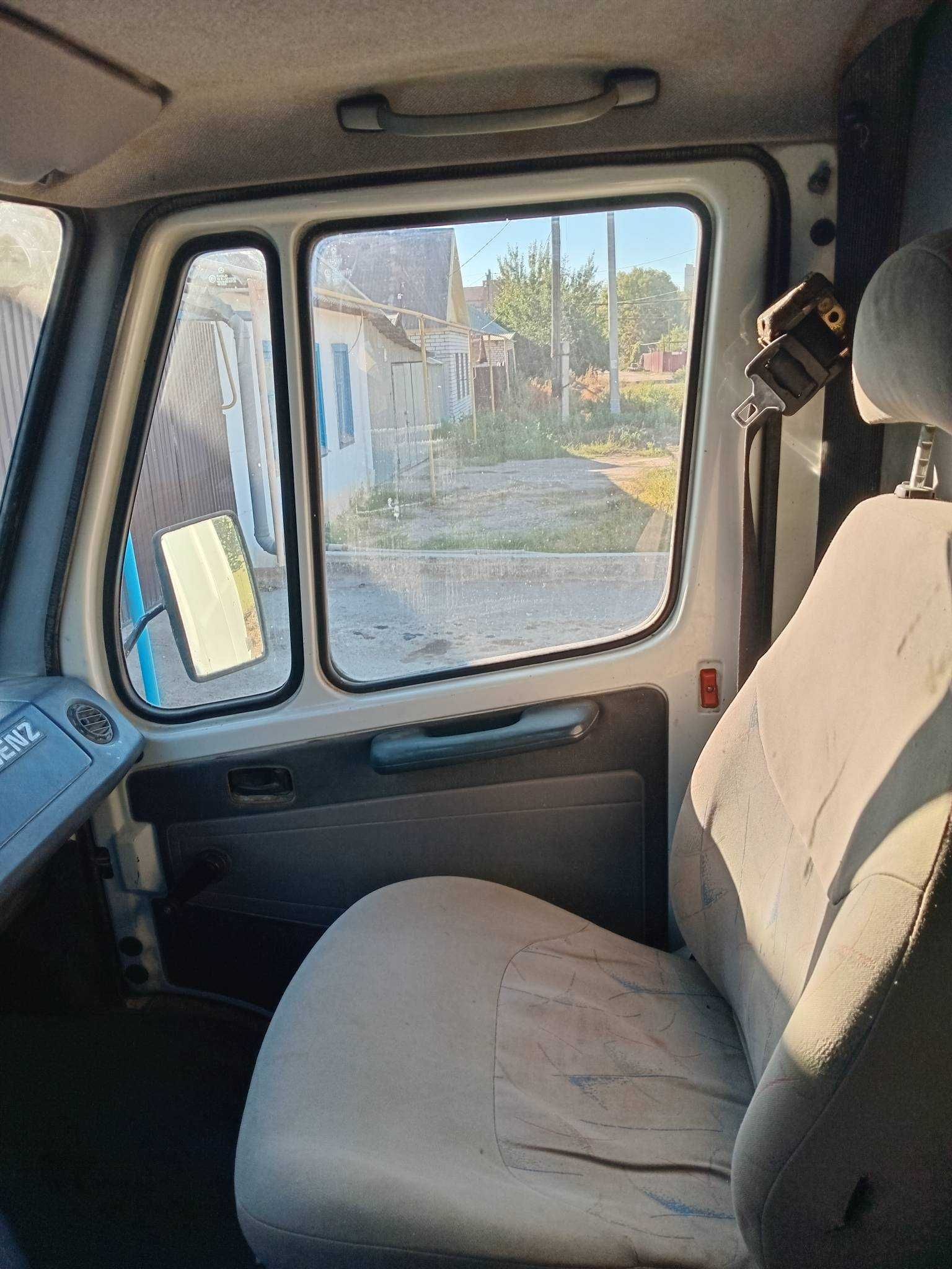 Мерседес Т1 208D в народе сапог