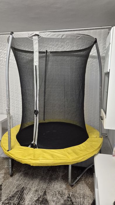 Vand trambulina cu plasa de protectie