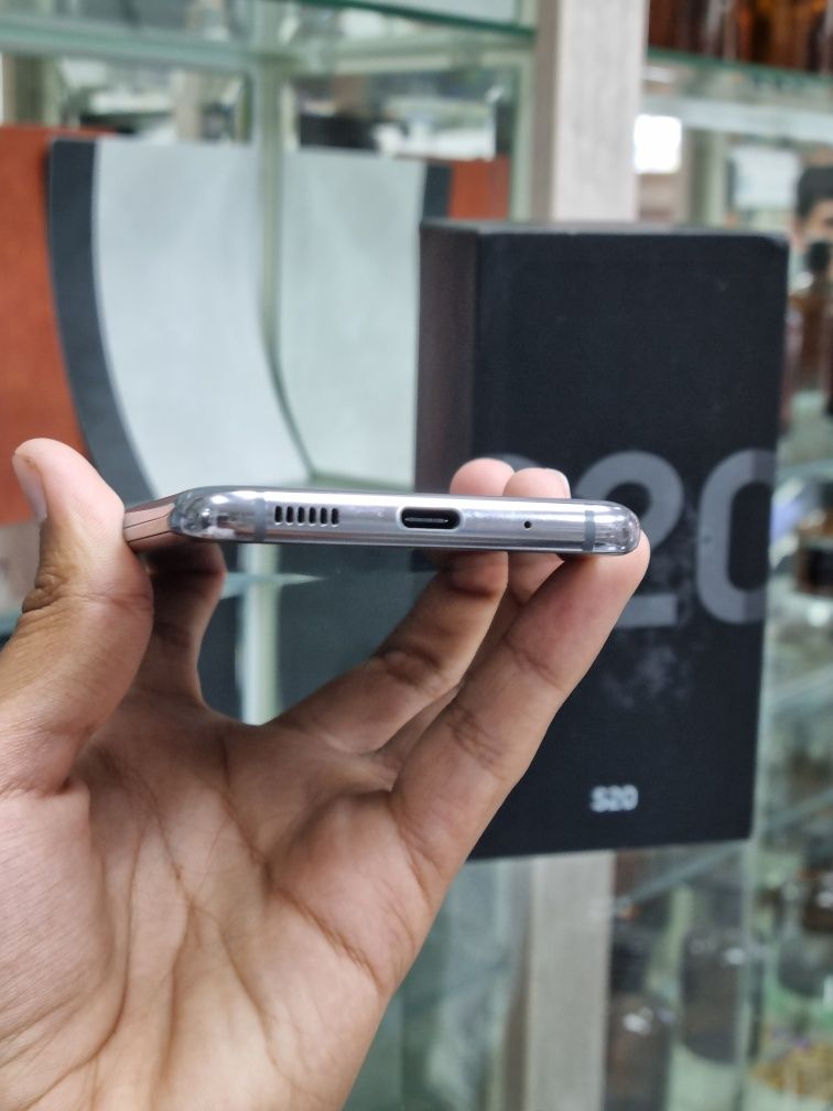 Samsung galaxy s20 5G 8/128gb holati ideal 10/10