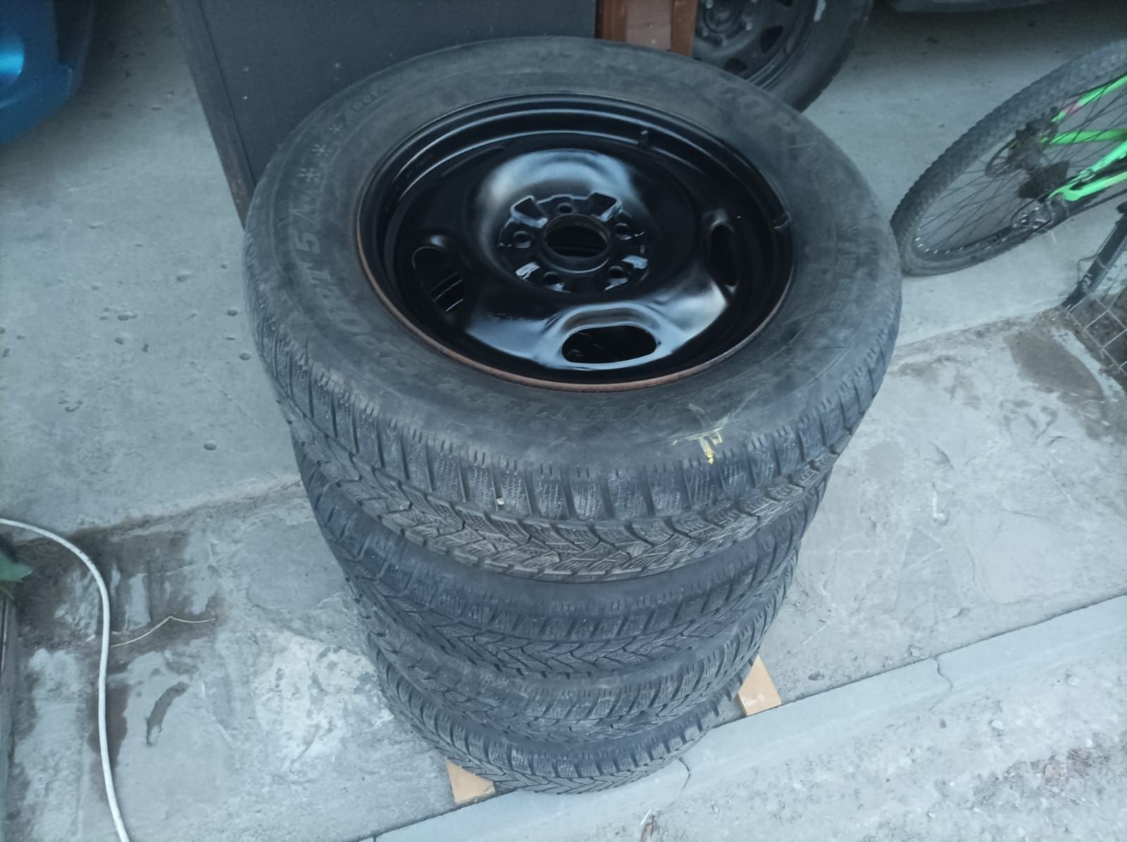 Vând jante cu cauciucuri Mitsubishi Pajero Pinin,Duster și alte mărci