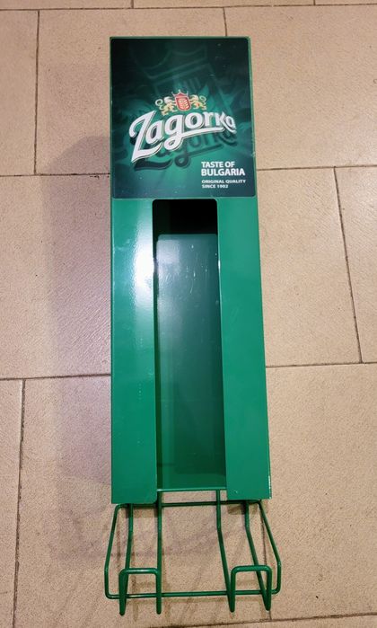 Продавам стойка на Загорка за кенчета бира и рекламни пана на Хайнекен