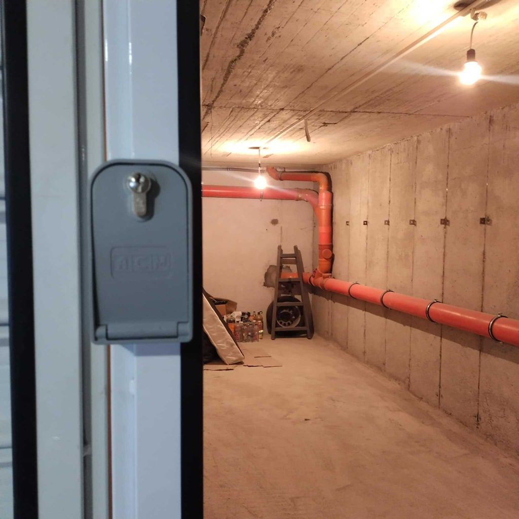 Продава се Гараж / Паркомясто в Стара Загора, Три чучура - север - 20 кв.м за 1180 €/кв.м - Снимка #9