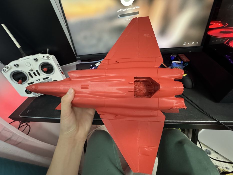 Vand avion de lupta proiect f 35 din plastic