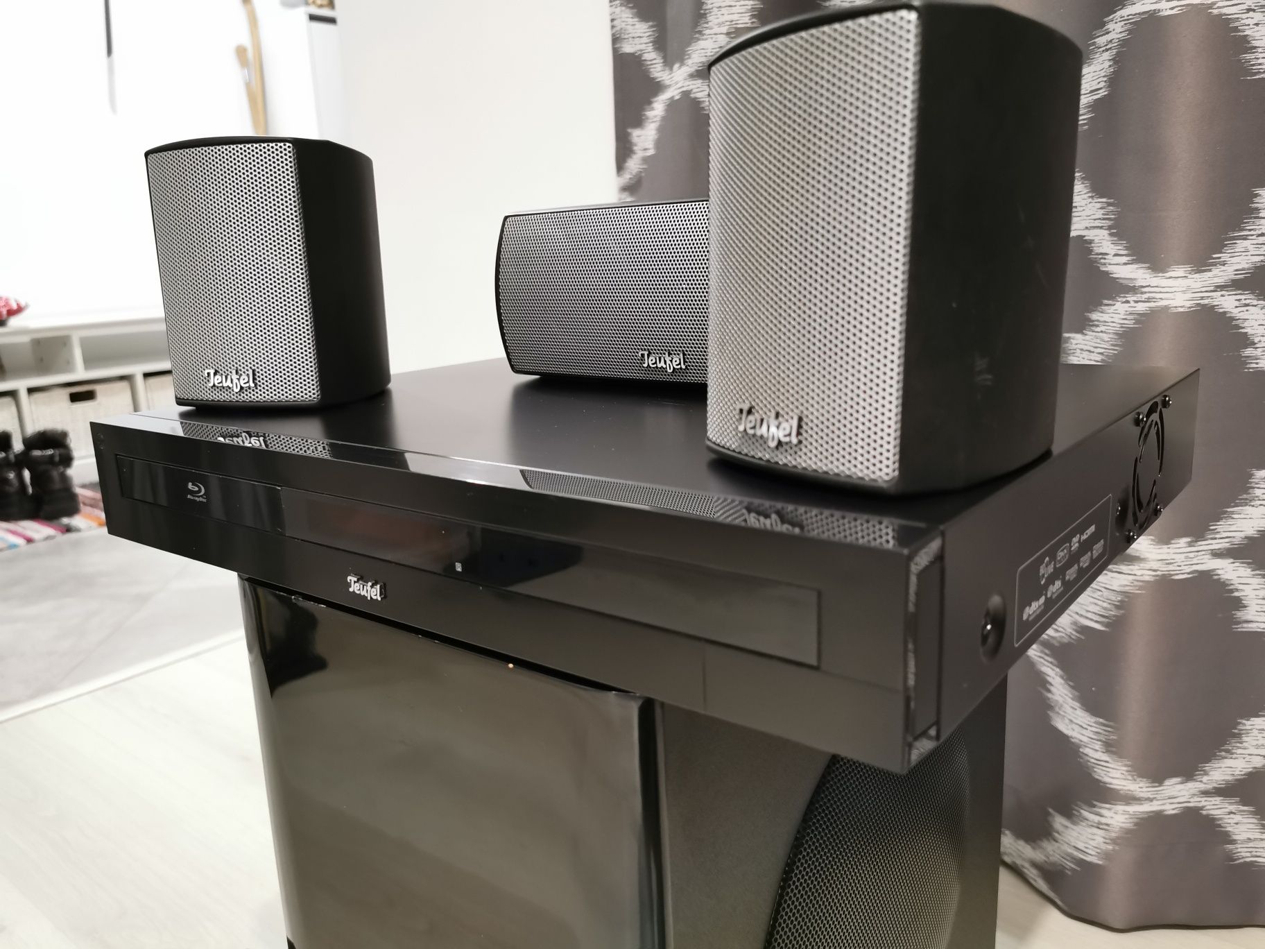 Sistem premium Home Cinema 5.1 Teufel IP 3000 BR