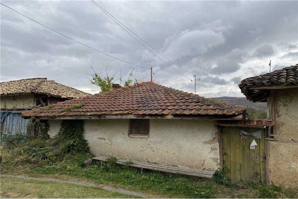 Къща с двор за продажба в с. Балкански, обл. Разград