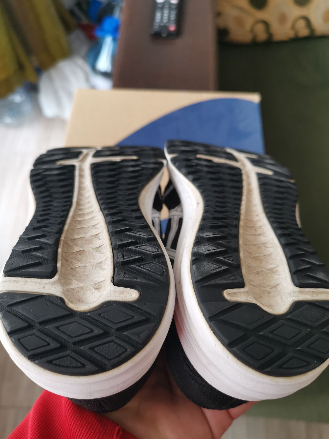 Asics 31.5 и 33.5 номер и  боти 27 Geox 31 Lowa 30