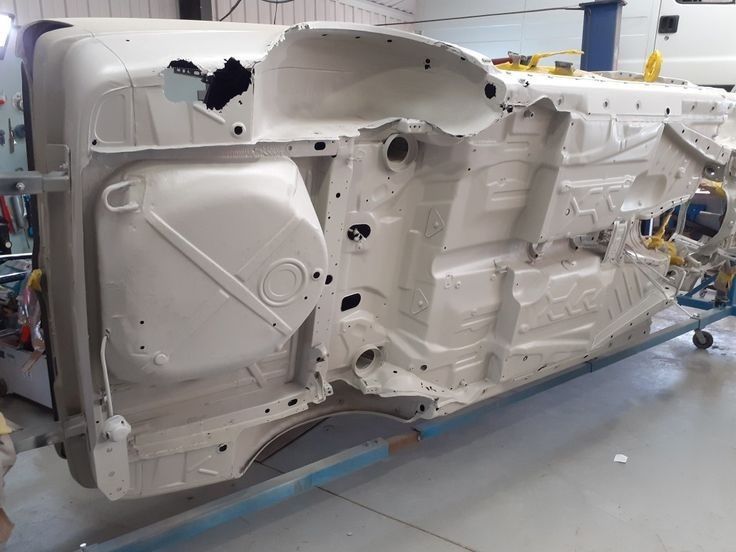 Автобояджийски и тенекеджийски сервиз.автобояджия тенекеджия д