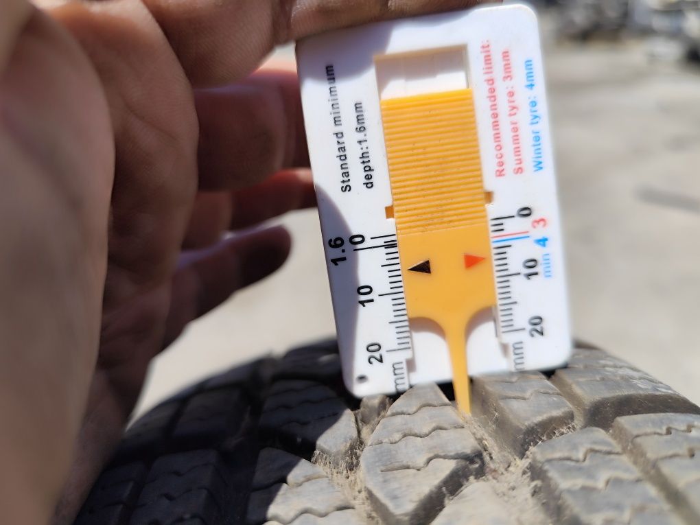 Две зимни гуми 155/70R13