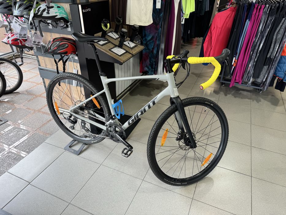 Велосипед Giant Revolt 2