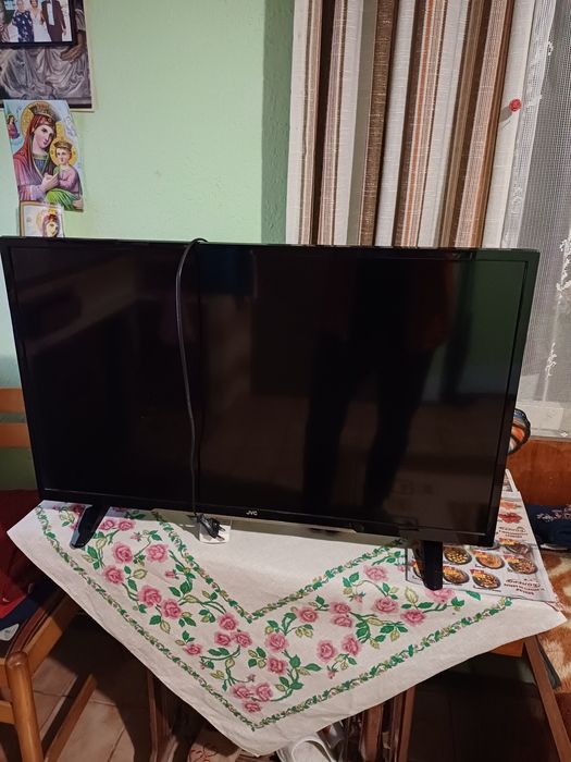 Телевизор JVC 32