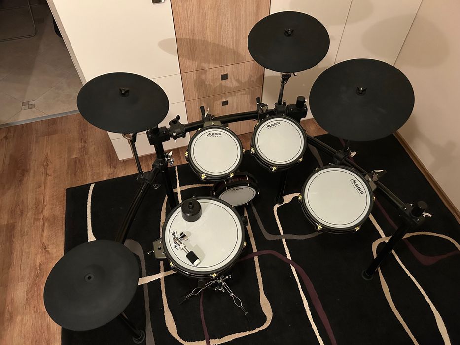 Alesis Strata Core Drum Set