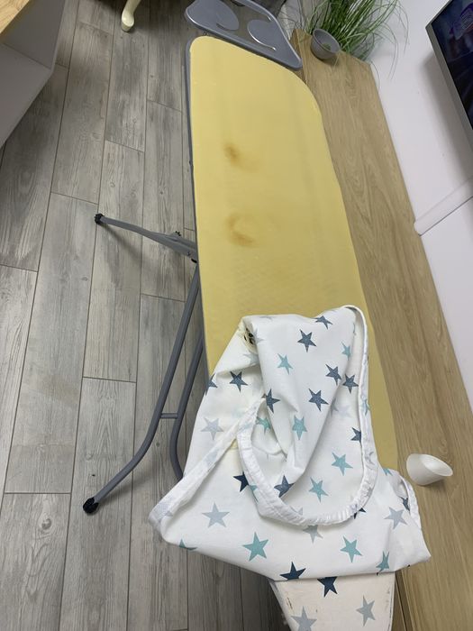 Masa de calcat cadru din metal