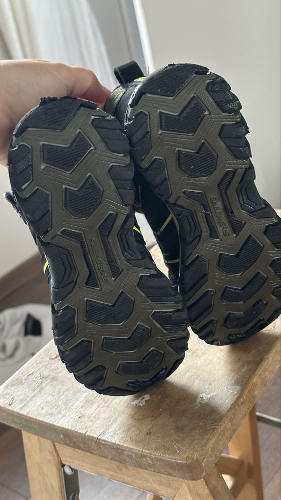 Водоустойчиви боти Sketchers