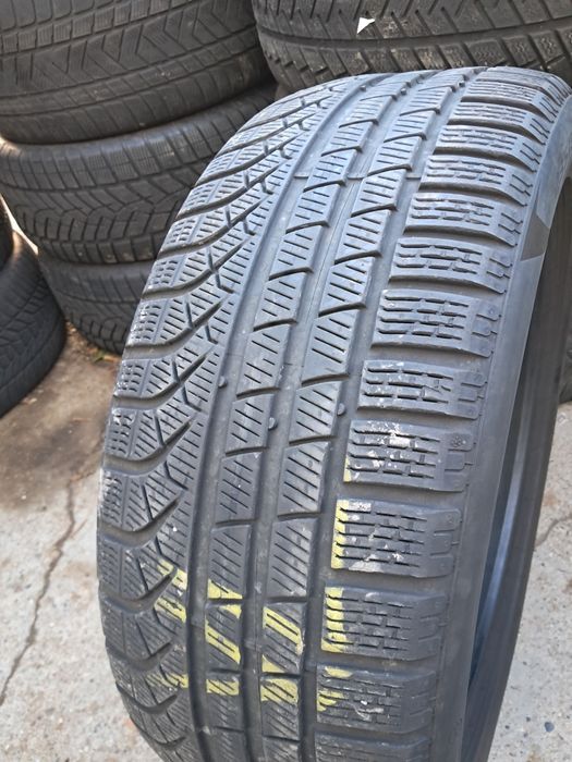 1xAnvelopa second iarna 235 50 R19 Pirelli Pzerowinter 6mm 2022