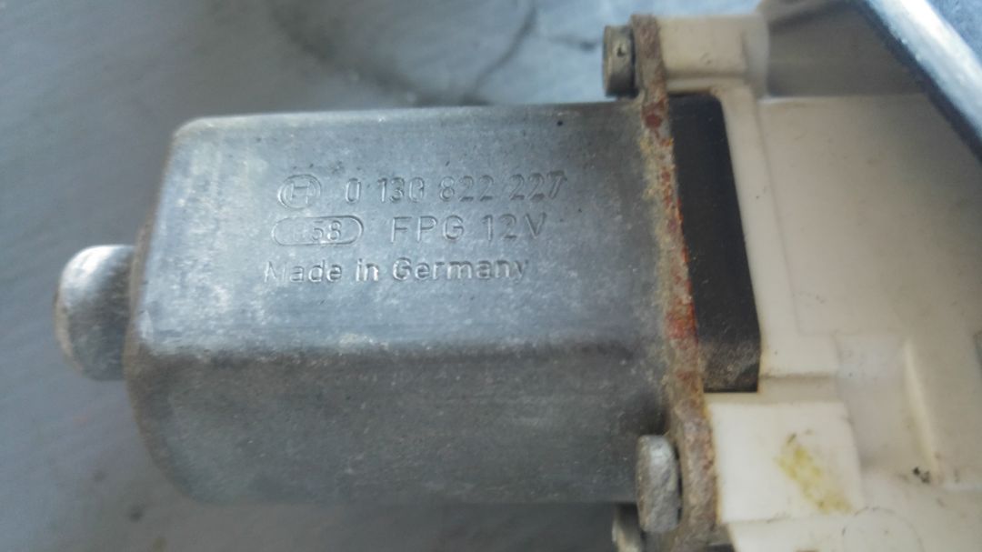 motoras macara usa dreapta fata bmw e90 e91 0130822227 996625-102