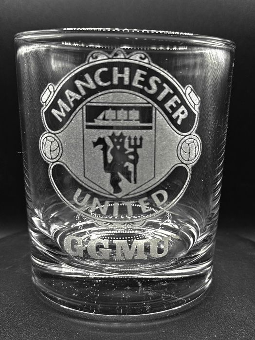 Персонализирана чаша за уиски.