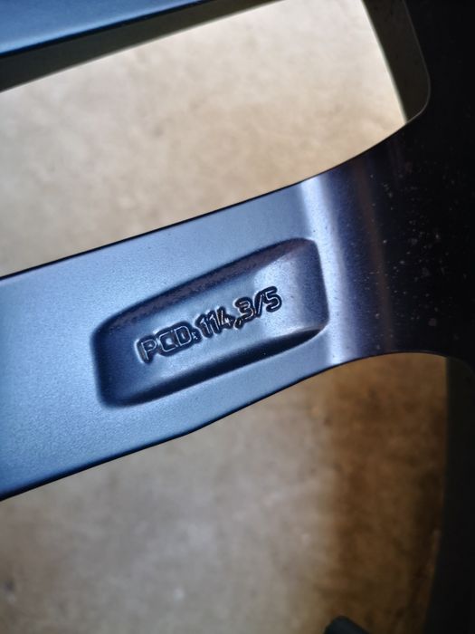 Mitsubishi 17 цола, 215/65/17