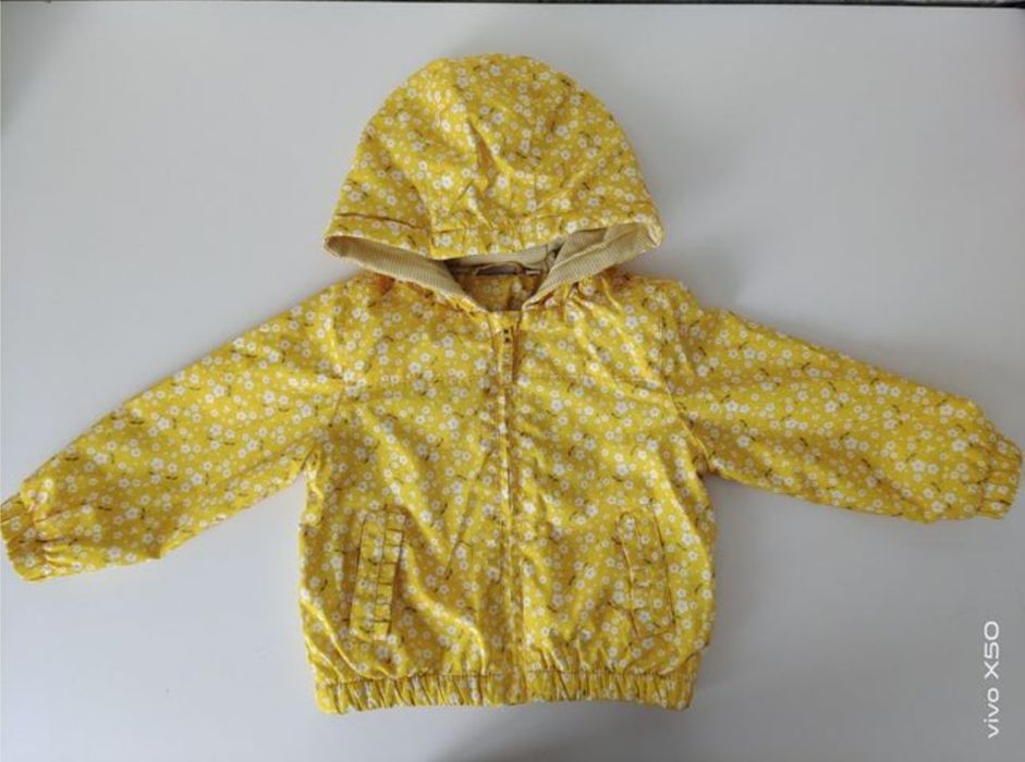 Продам ветровку детскую