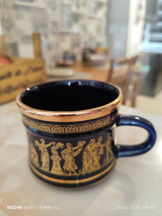 Cană decorata cu aur