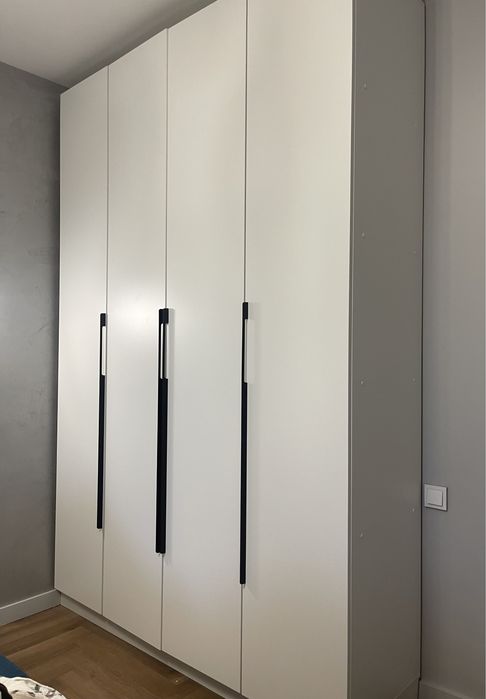 Продам большой шкаф белый