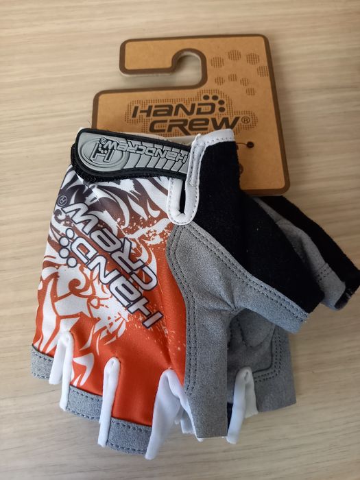 Продам наборы "детская защитная экипировка" и перчатки