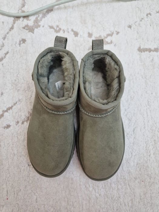 Vand UGG originale verde Kaki 37 piele intoarsa