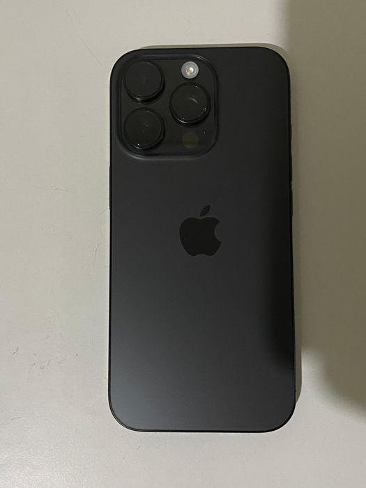 iPhone 16 Pro 256GB Black Titanium (почти новый,гарантия,100% батарея)