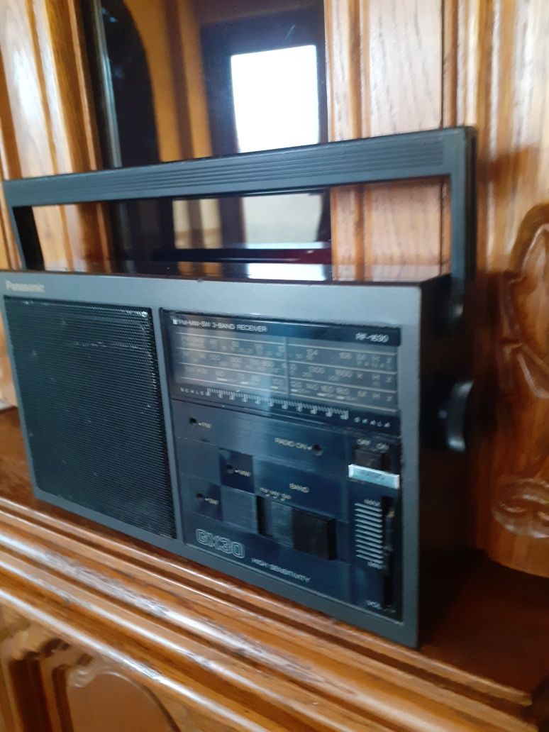 Panasonic model RF-1630