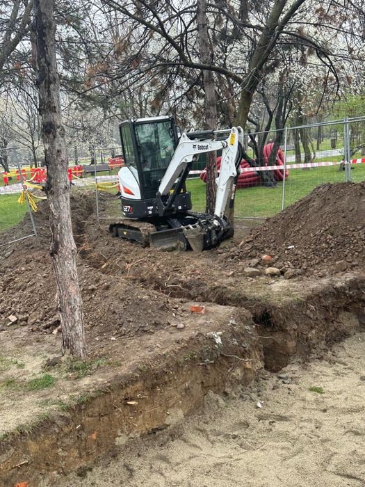 Inchiriez Miniexcavator,Buldoexcavator,Bobcat