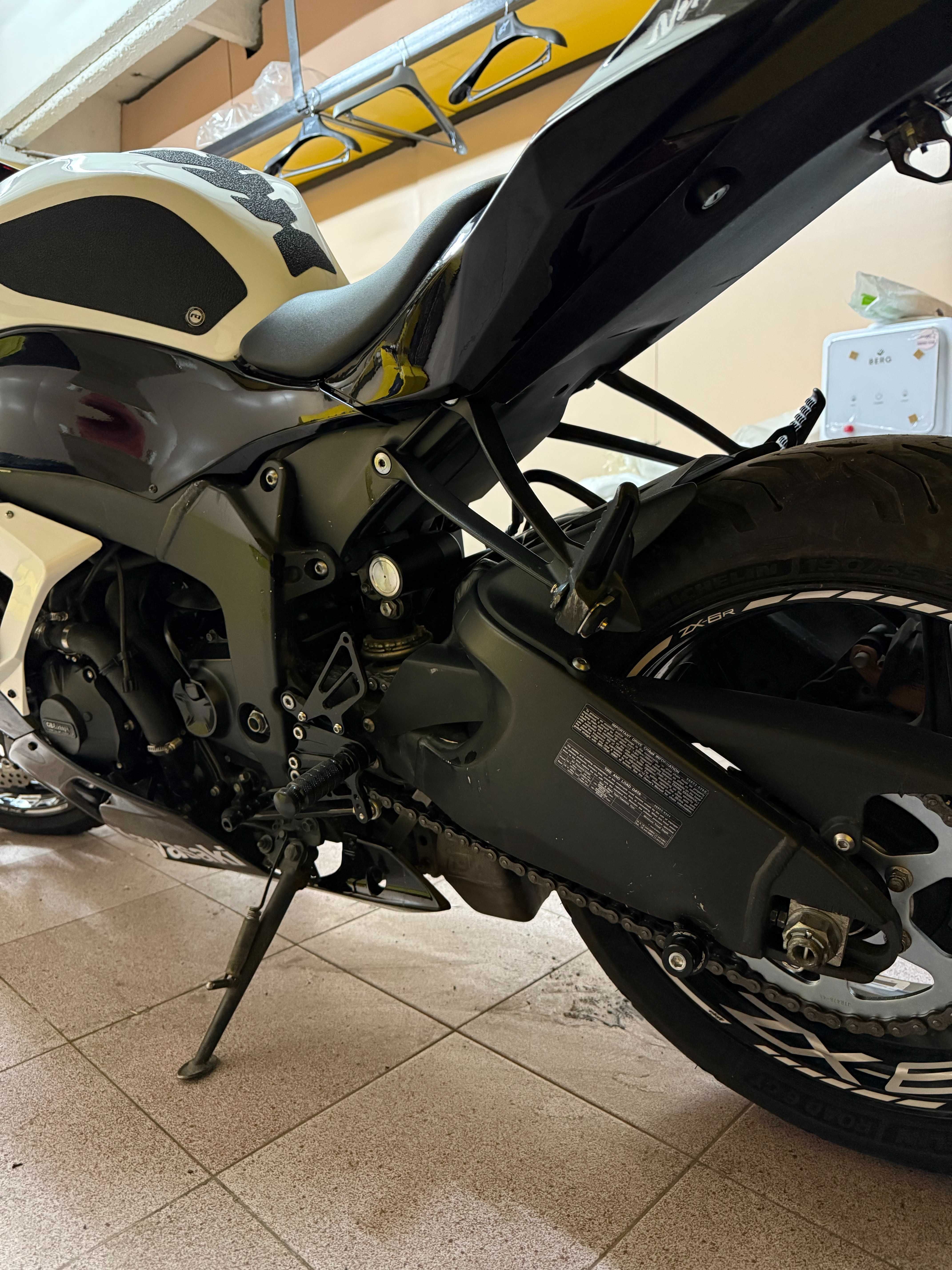 Мотоцикл Kawasaki ZX6R