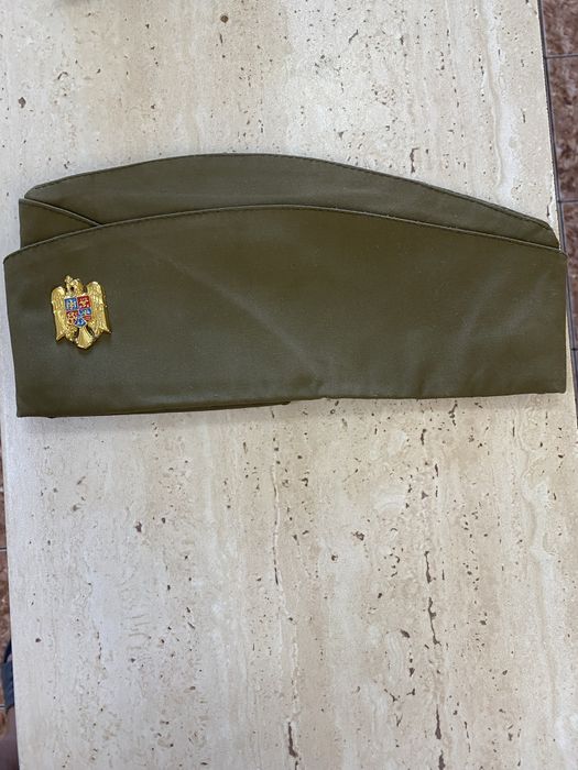 De vanzare tinuta militara