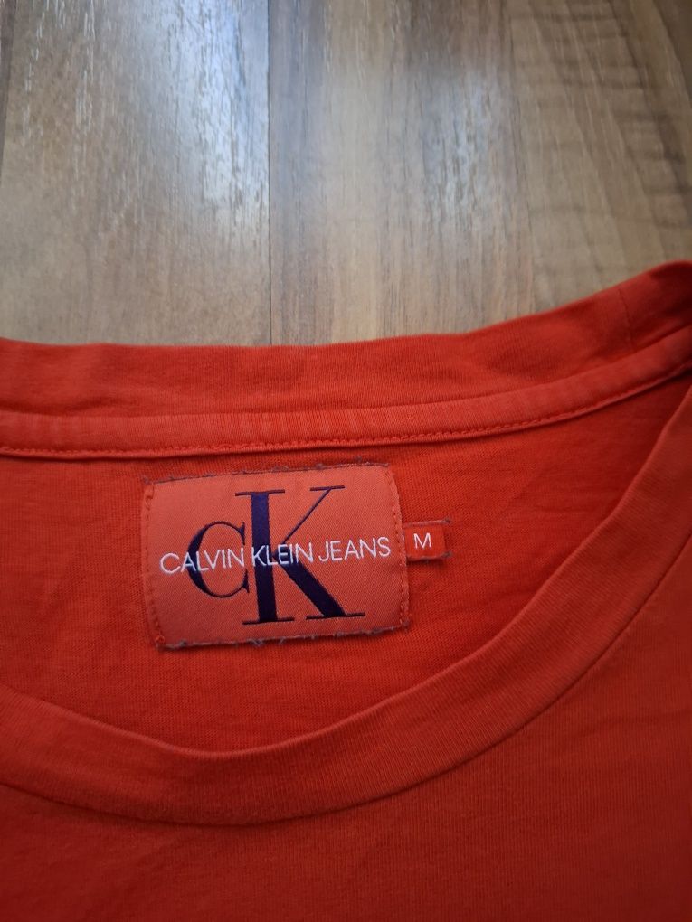 Calvin Klein-Тениска