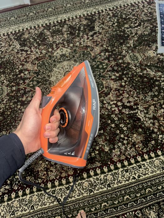 Утюг RAF Дазмол RAF