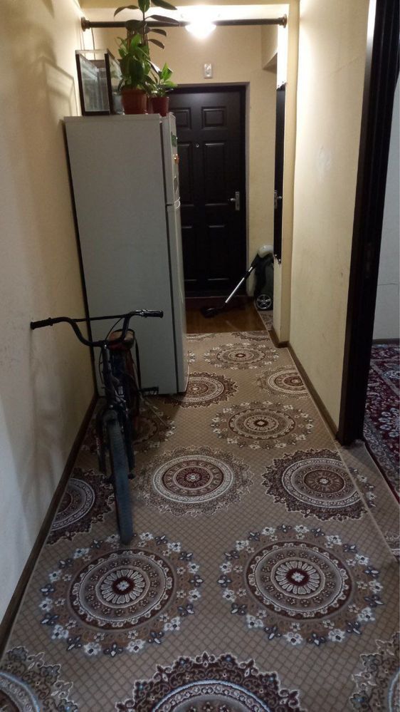 3 xonali Kvartira sotiladi