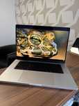 MacBook Pro 16-inch/ Apple M3 Max / 64 GB RAM/ 2 TB / Foarte bun