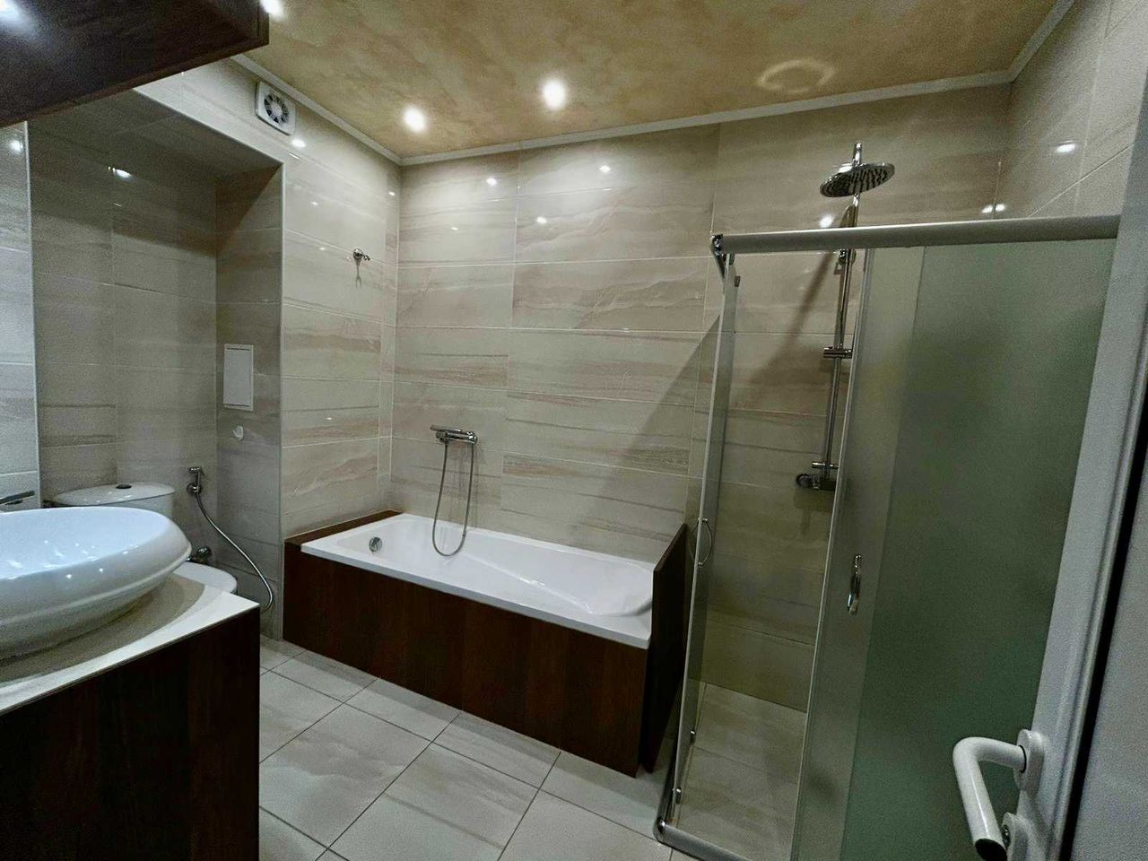 Продава се Тристаен апартамент в к.к. Слънчев бряг - 86 кв.м за 1547 €/кв.м - Снимка #7