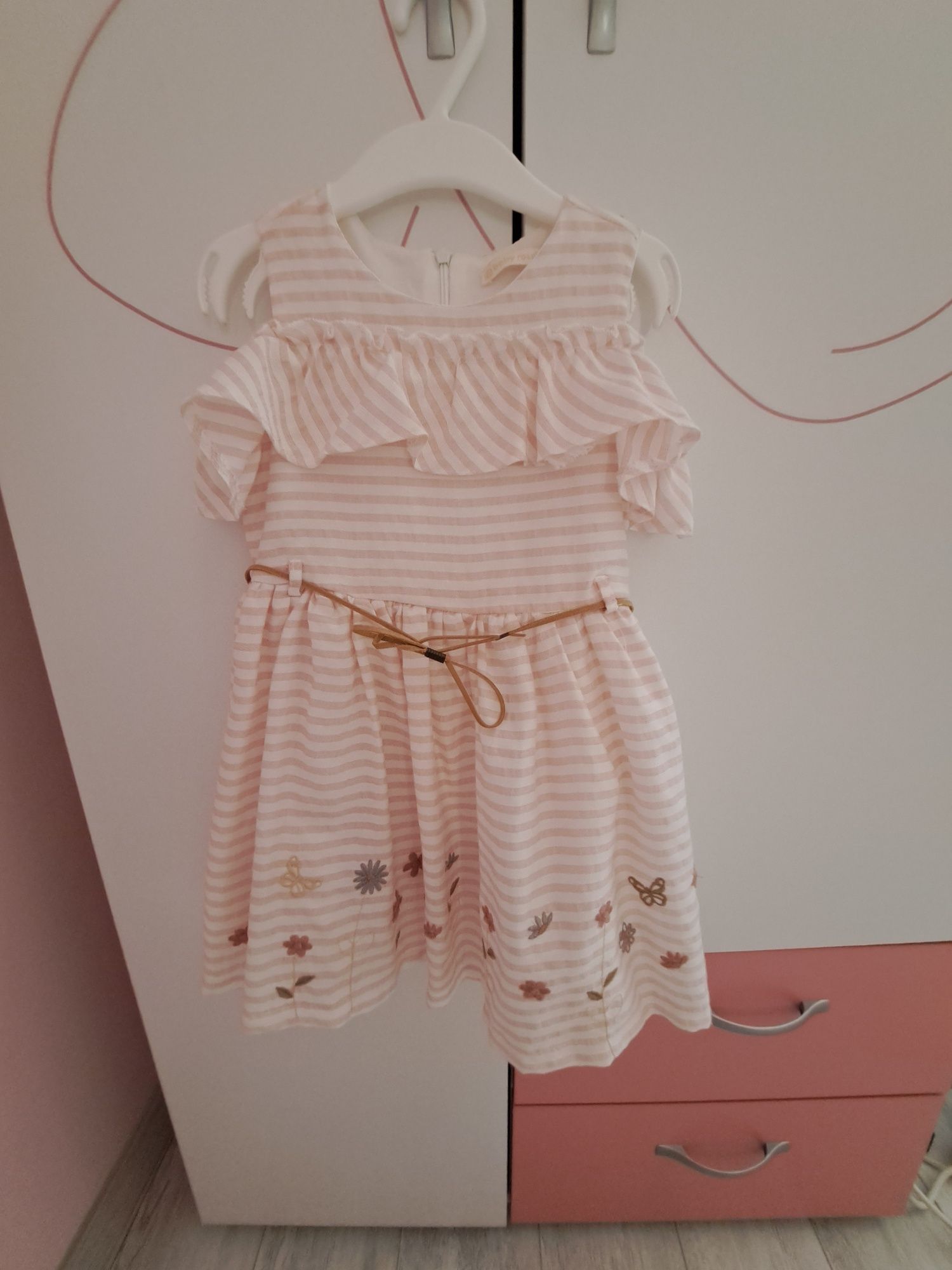 Рокли  от  2 до 5 години  ,,Okaidi H&M