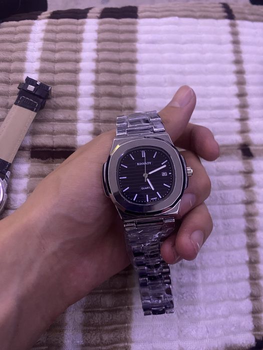 Продаю мужские часы