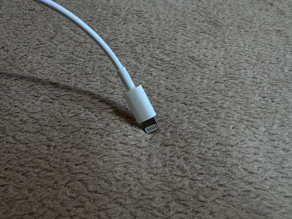 USB C to lightning кабел