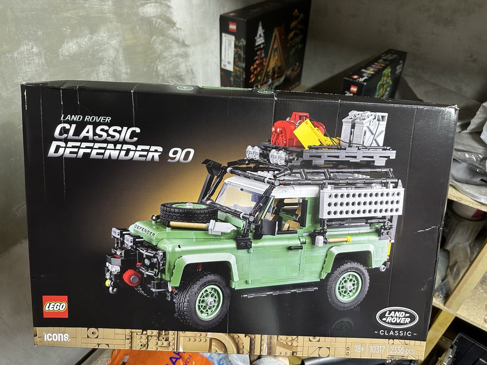 LEGO: Внедорожник Land Rover Classic Defender 90 Icons 10317