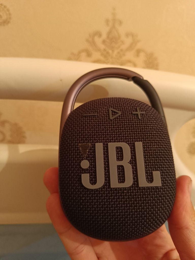 Продам JBL Clip 4