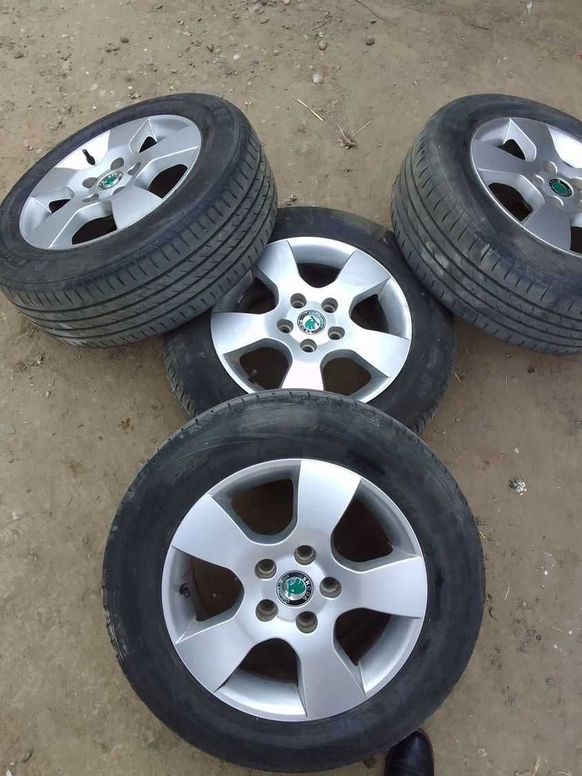 Se vinde jante auto
