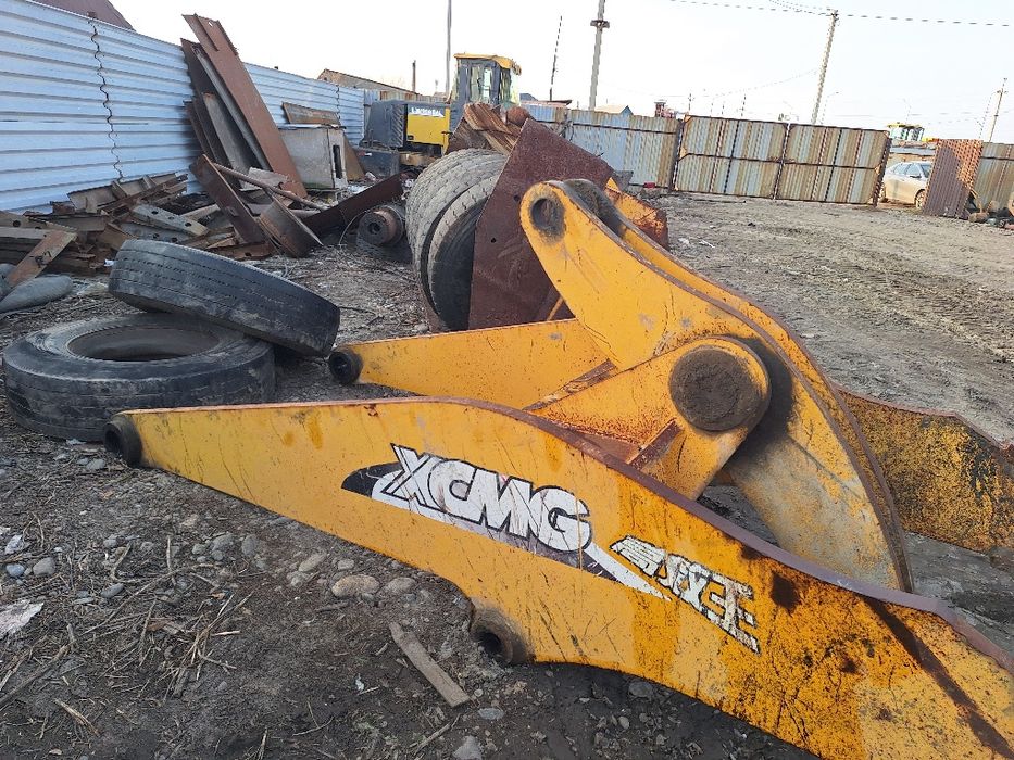 авторазбор фронтальных понрузчиков 3 куб.ZL 50