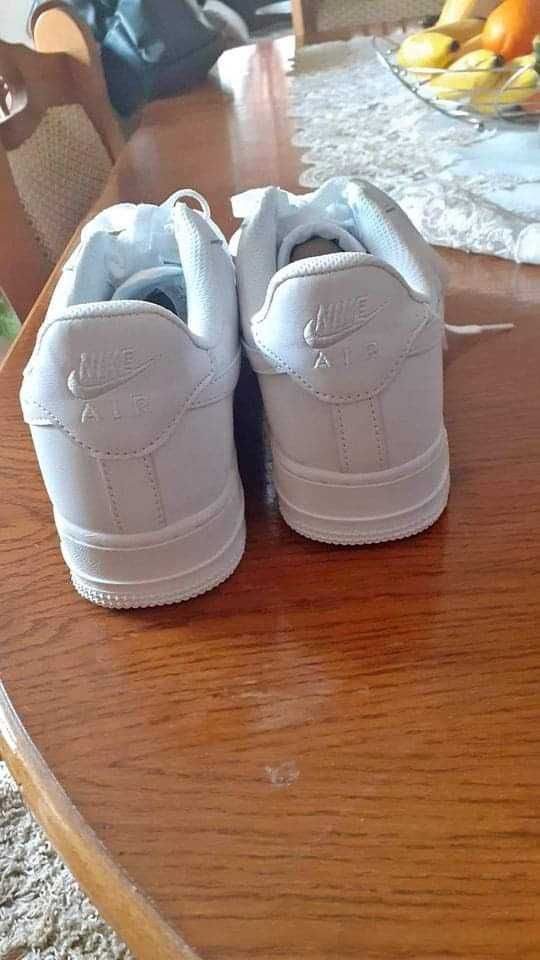 Adidasi Nike AirForce 1 Model Unisex ( si de dama si de barbati)