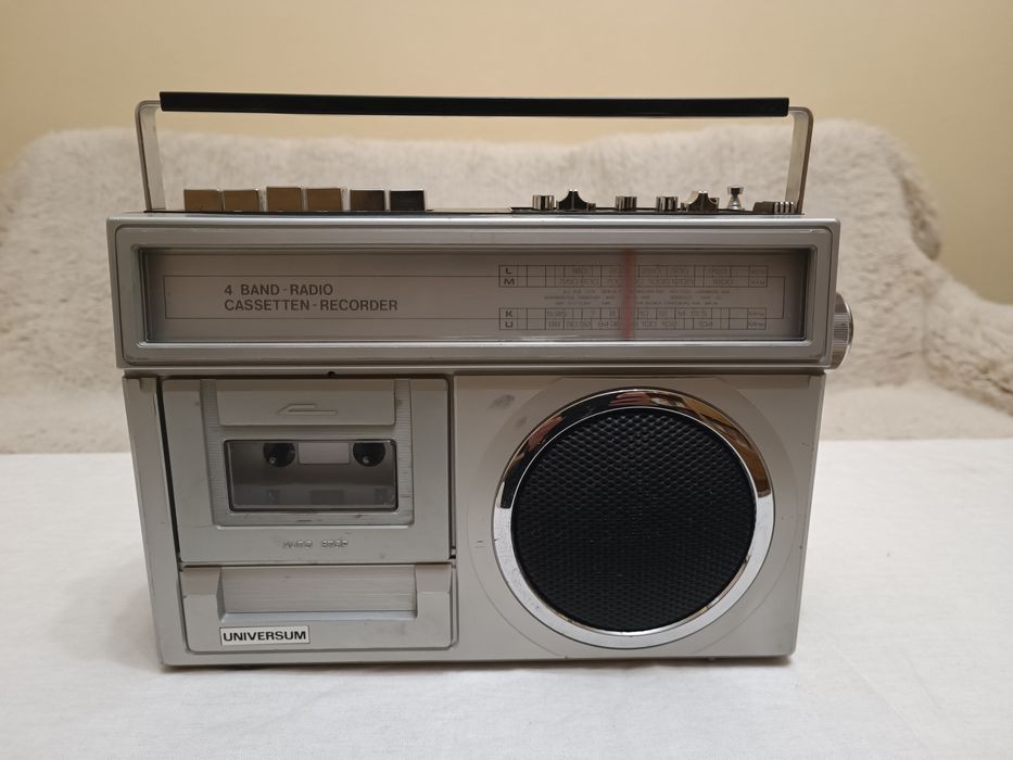 Касетофон Universum
